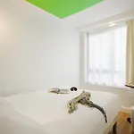 Ibis Styles Buttes Chaumont Parijs