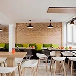 Ibis Styles Buttes Chaumont Hotel 3*