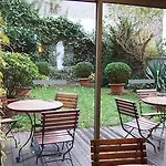 Ibis Styles Buttes Chaumont Hotel Parijs