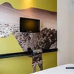 Ibis Styles Buttes Chaumont Hotel Parijs