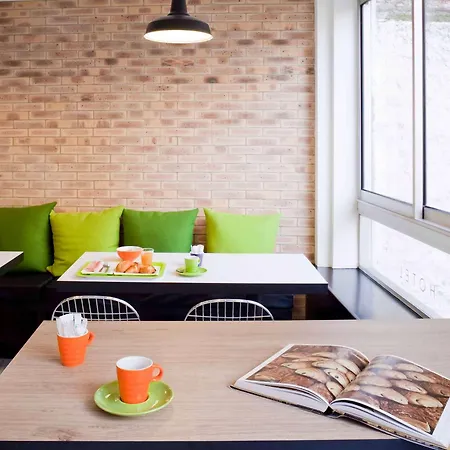 Ibis Styles Buttes Chaumont Hotel 3*