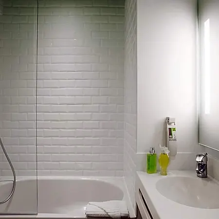 Hotel Ibis Styles Buttes Chaumont París