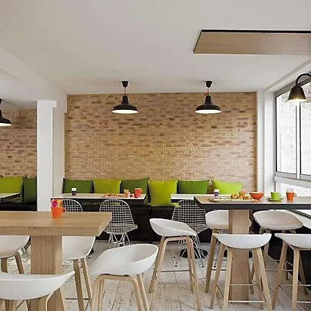 Ibis Styles Buttes Chaumont Hotel París