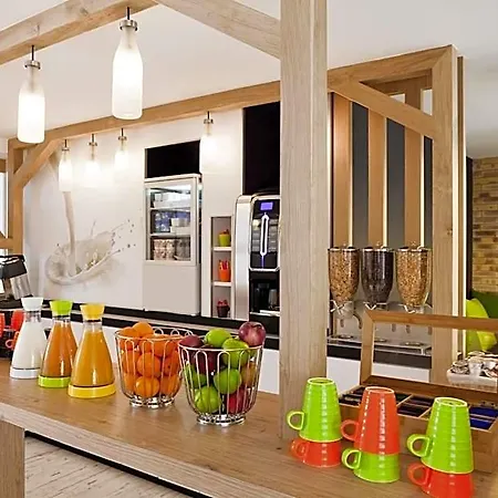 Hotel Ibis Styles Buttes Chaumont 3*