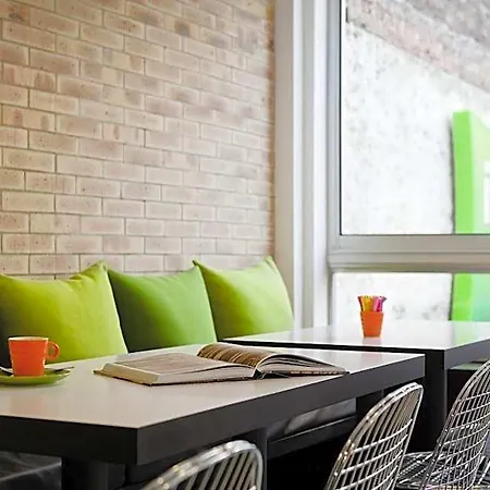 Ibis Styles Buttes Chaumont 3* París