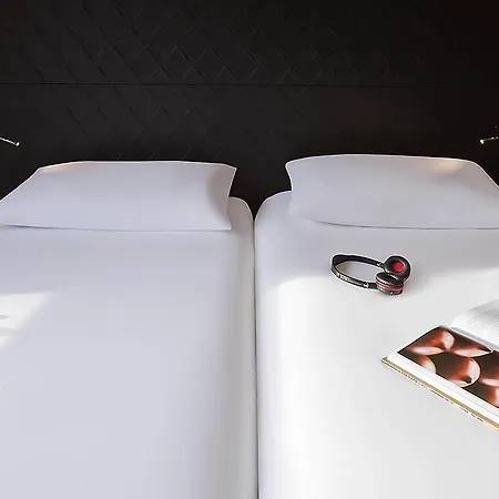 Ibis Styles Buttes Chaumont Paris