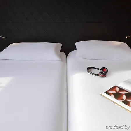 Ibis Styles Buttes Chaumont Paris