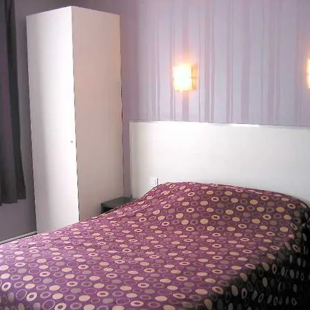 Ibis Styles Buttes Chaumont Hotel