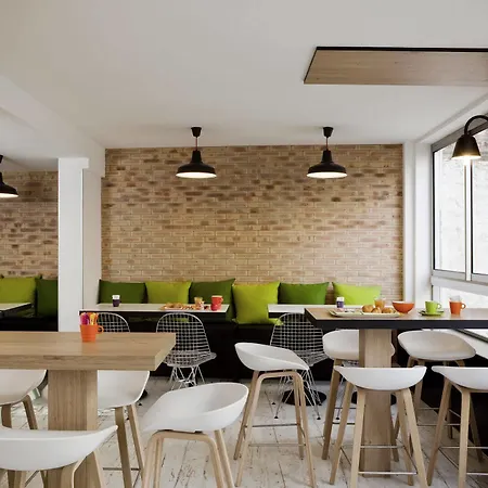 Ibis Styles Buttes Chaumont Hotel 3*