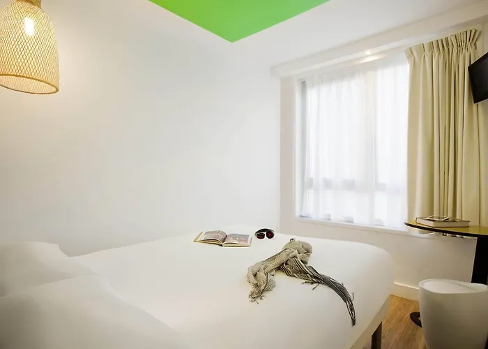 Ibis Styles Buttes Chaumont Paris