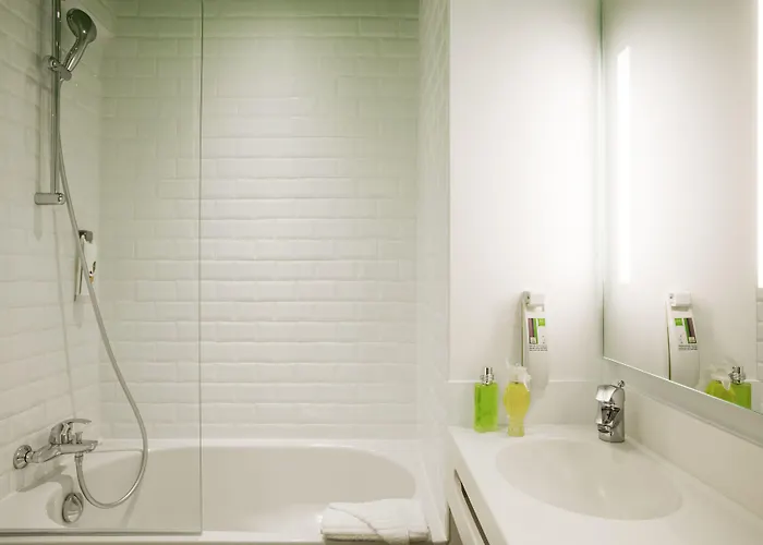 Ibis Styles Buttes Chaumont Hotel