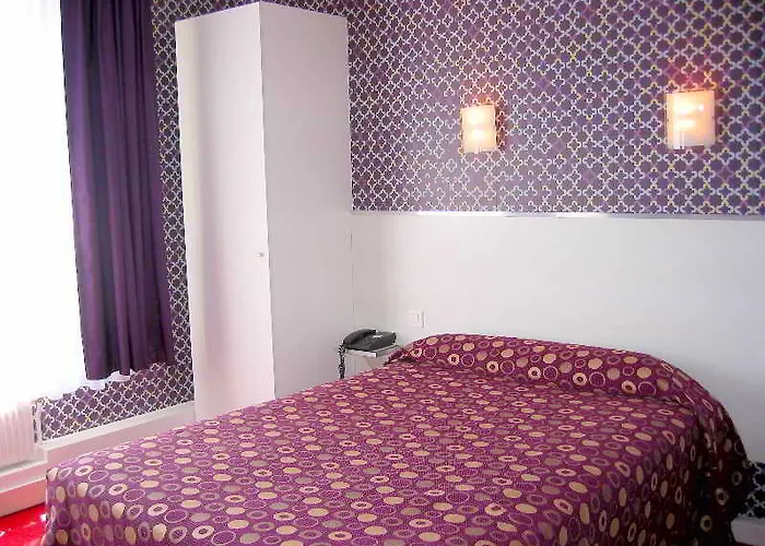 Hotel Ibis Styles Buttes Chaumont 3*